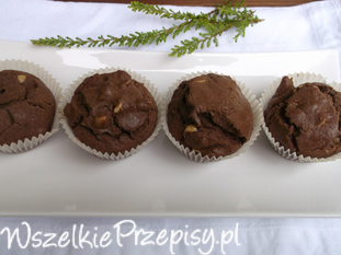 Czekoladowe muffinki z orzeszkami ziemnymi